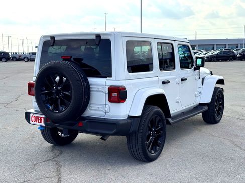 Used 2023 Jeep Wrangler Unlimited Sahara image 7