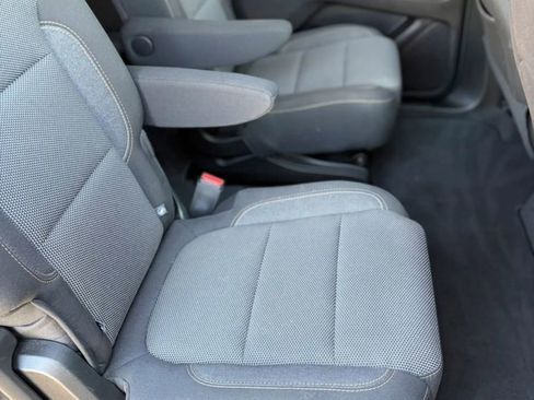Used 2019 Chevrolet Traverse LT FWD image 19