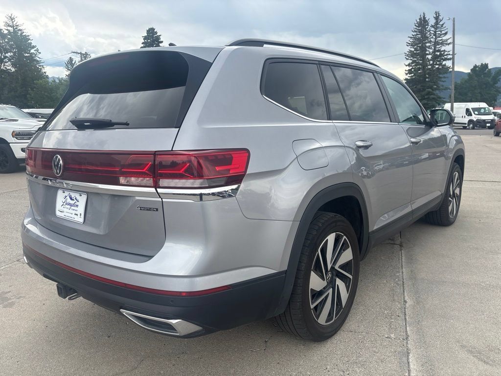 Used 2025 Volkswagen Atlas SE AWD/4WD image 8