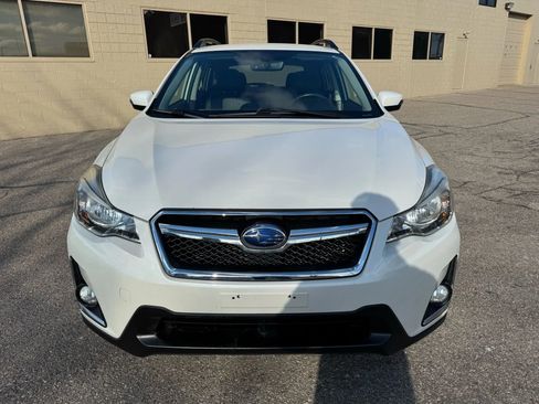 Used 2017 Subaru Crosstrek 2.0i Limited w/ Popular Package #2 image 2
