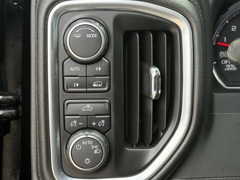 Used 2022 Chevrolet Silverado 1500 LT AWD/4WD image 26