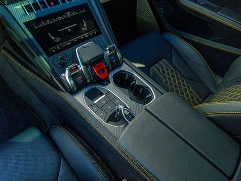 Used 2024 Lamborghini Urus Performante image 65