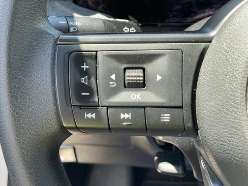 Certified 2025 Nissan Kicks SV AWD/4WD image 16