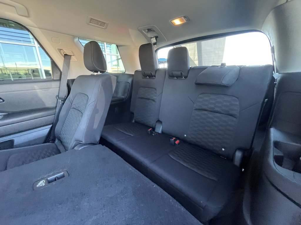 Used 2024 Nissan Pathfinder SV w/ Lighting Package (N92) FWD image 19