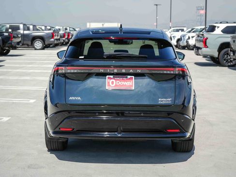 Used 2025 Nissan Ariya AWD image 7