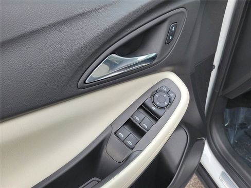 Used 2023 Buick Encore GX Preferred w/ Cold Weather Comfort Package image 18