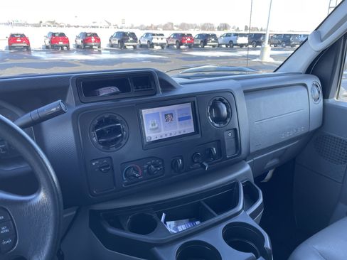 Used 2016 Ford E-450 and Econoline 450 Super Duty w/ Power Windows & Locks Group image 16