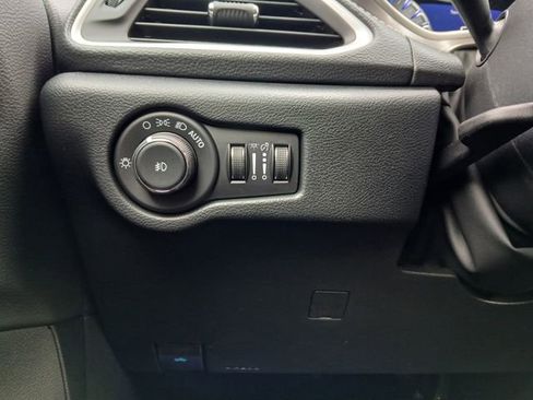 New 2026 Chrysler Pacifica Select image 24