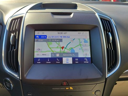 Used 2020 Ford Edge Titanium image 32