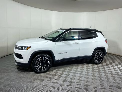 Used 2024 Jeep Compass Limited image 11