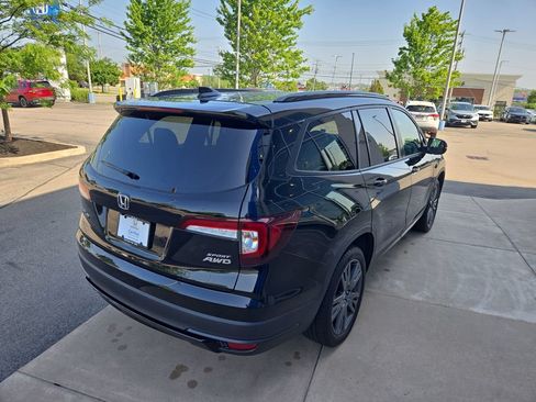 Used 2022 Honda Pilot Sport image 3