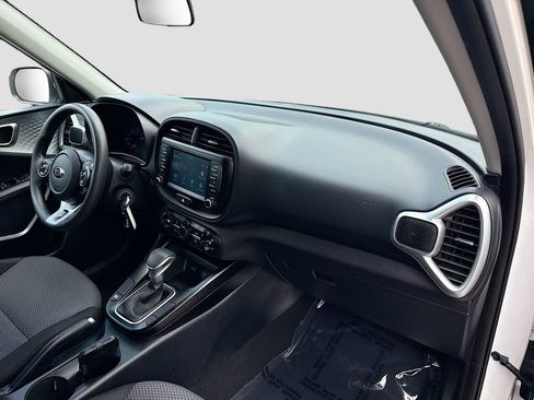 Used 2020 Kia Soul LX FWD image 26