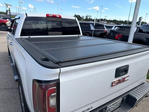 Used 2017 GMC Sierra 1500 SLT RWD image 4