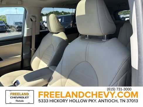 Used 2023 Toyota Highlander XLE FWD image 26