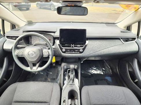 Used 2023 Toyota Corolla LE image 29
