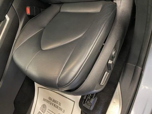 Used 2023 Toyota Highlander XLE AWD/4WD image 15