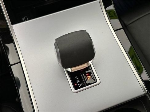 Used 2025 Land Rover Range Rover Evoque S image 15