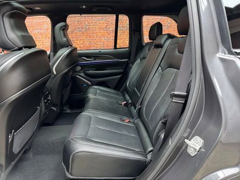 Used 2024 Jeep Grand Cherokee Overland w/ Luxury Tech Group IV image 23