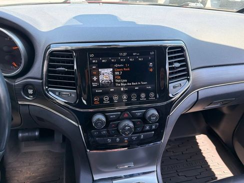 Used 2022 Jeep Grand Cherokee Limited AWD/4WD image 2