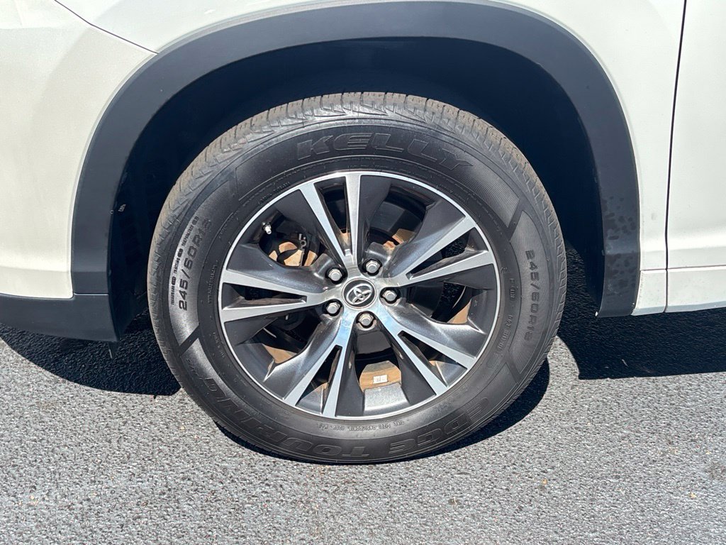 Used 2017 Toyota Highlander LE FWD image 22