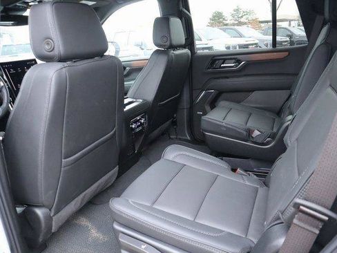 New 2026 GMC Yukon Denali w/ Sun & Power Step Package image 14