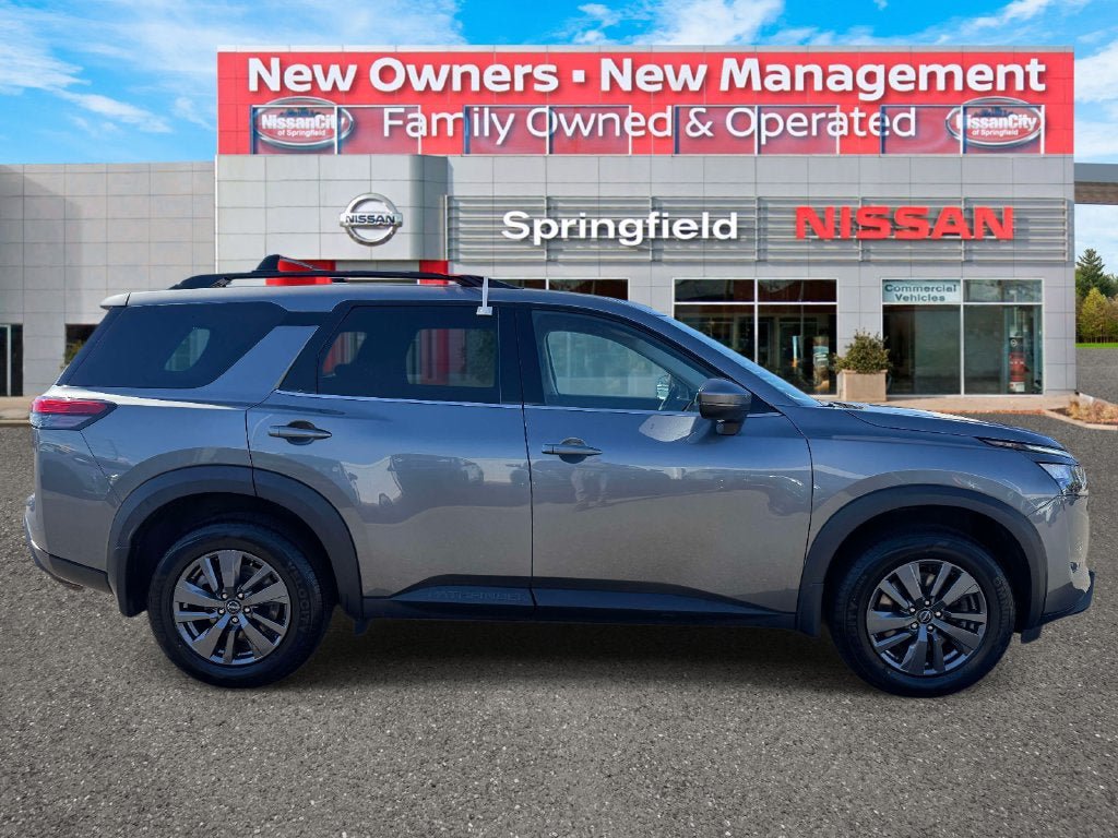 Used 2024 Nissan Pathfinder SV AWD/4WD image 6