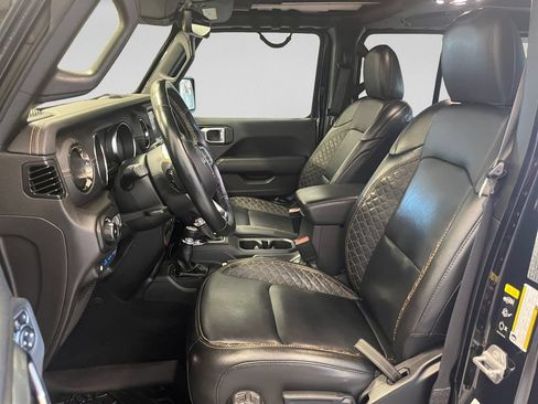 Used 2022 Jeep Wrangler Unlimited Sahara AWD/4WD image 16