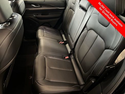 New 2025 Jeep Grand Cherokee Limited w/ Luxury Tech Group II image 24