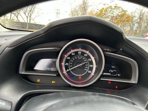 Used 2015 MAZDA MAZDA3 i Sport image 22
