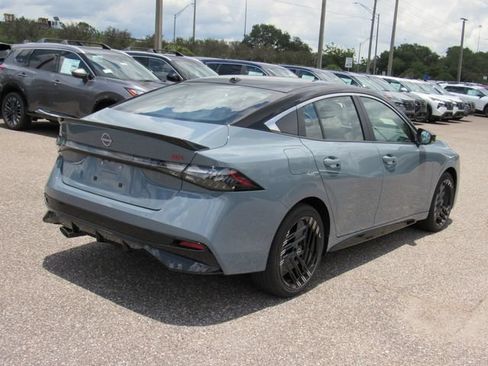 New 2026 Nissan Sentra SR w/ Floor Mat Package FWD image 3
