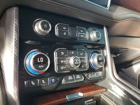 Used 2024 GMC Yukon Denali Ultimate AWD/4WD image 22