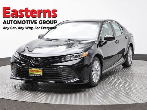Used 2019 Toyota Camry LE FWD image 1
