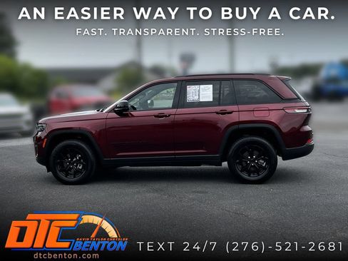 Used 2025 Jeep Grand Cherokee Altitude AWD/4WD image 8