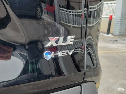 Used 2025 Toyota RAV4 XLE image 7