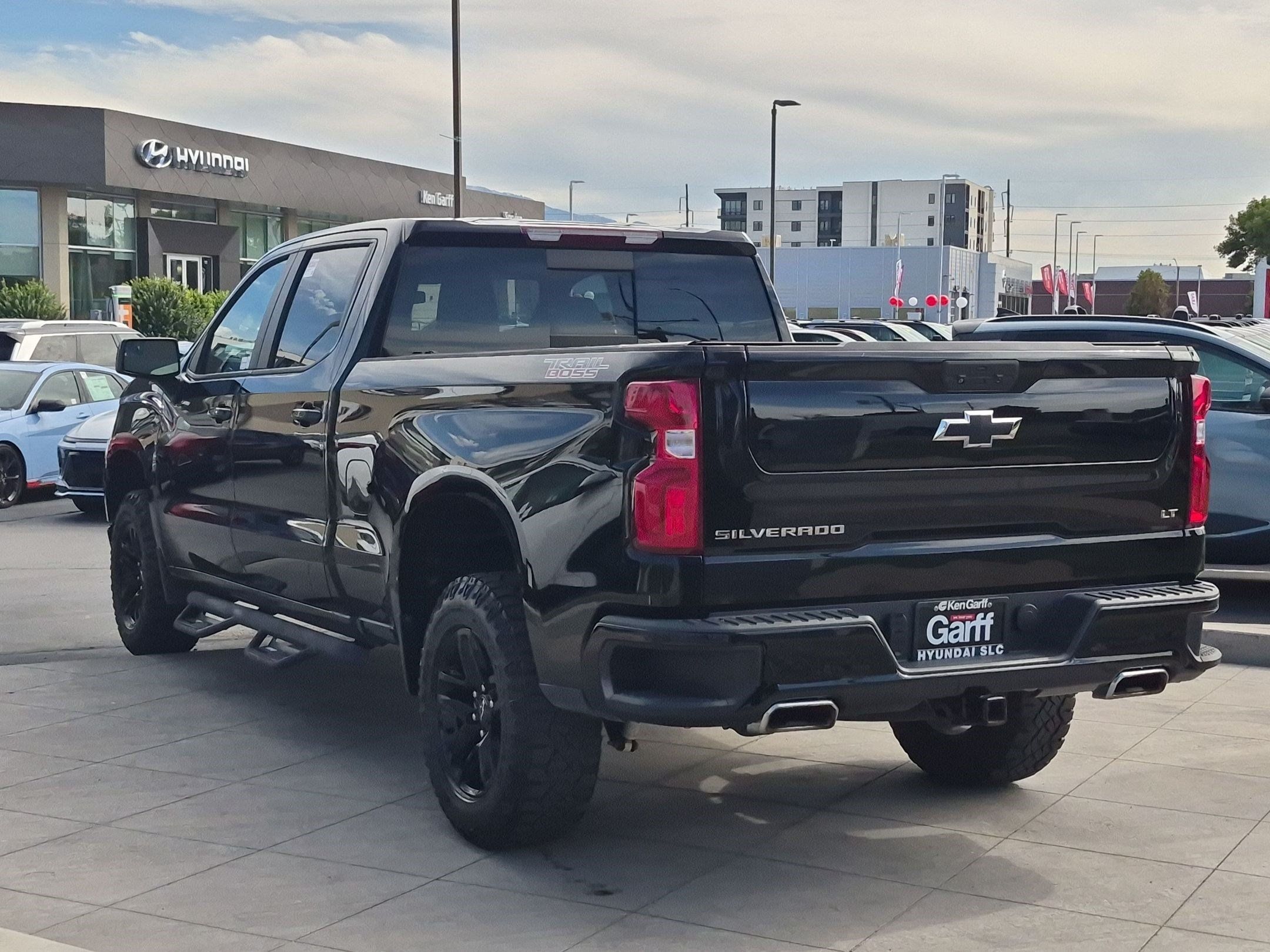 Used 2021 Chevrolet Silverado 1500 LT Trail Boss w/ Convenience Package II AWD/4WD image 7