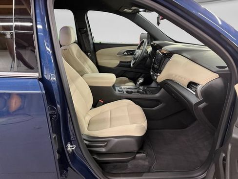 Used 2022 Chevrolet Traverse LS AWD/4WD image 14