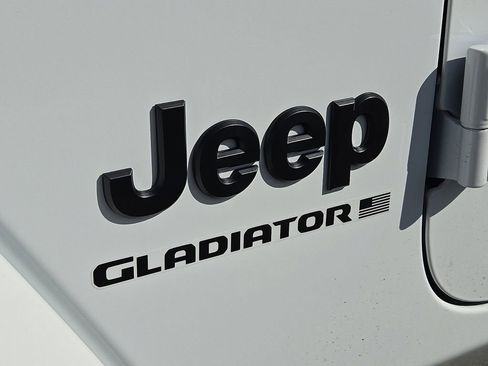New 2026 Jeep Gladiator Sport AWD/4WD image 6