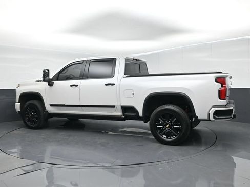 Used 2024 Chevrolet Silverado 3500 High Country w/ High Country Premium Package AWD/4WD image 3