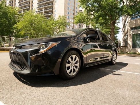 Used 2021 Toyota Corolla LE FWD image 8