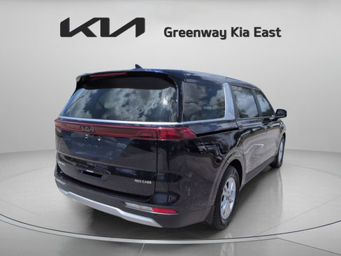 Certified 2024 Kia Carnival LX FWD image 6