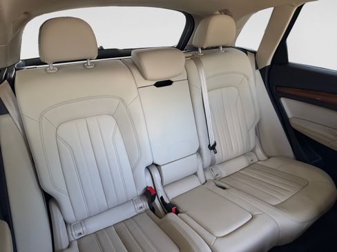 Used 2021 Audi Q5 Prestige w/ Premium Plus Package AWD/4WD image 17