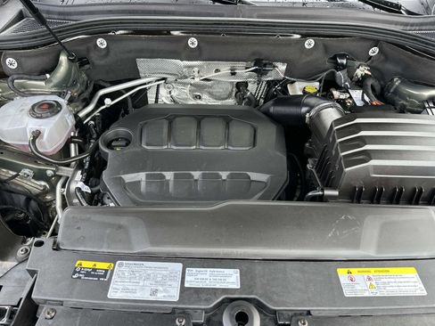 Used 2025 Volkswagen Atlas Cross Sport SEL Premium R-Line image 10