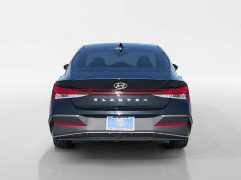 Certified 2024 Hyundai Elantra SEL FWD image 4