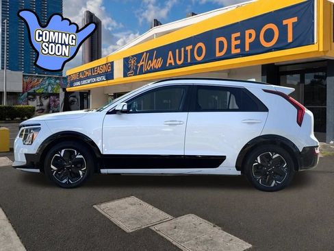 Used 2024 Kia Niro Wave FWD image 2