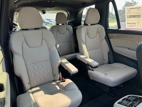 Used 2026 Volvo XC90 B6 Plus w/ Protection Package Premier AWD/4WD image 10