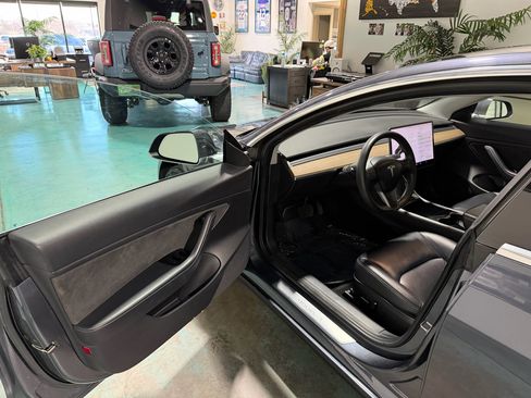 Used 2020 Tesla Model 3 Long Range image 7