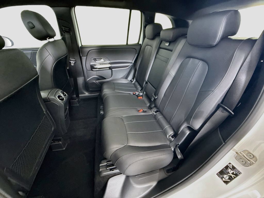 Used 2023 Mercedes-Benz GLB 250 4MATIC image 25