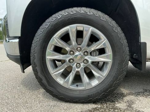 Used 2019 Chevrolet Silverado 1500 LTZ w/ LTZ Premium Package AWD/4WD image 15