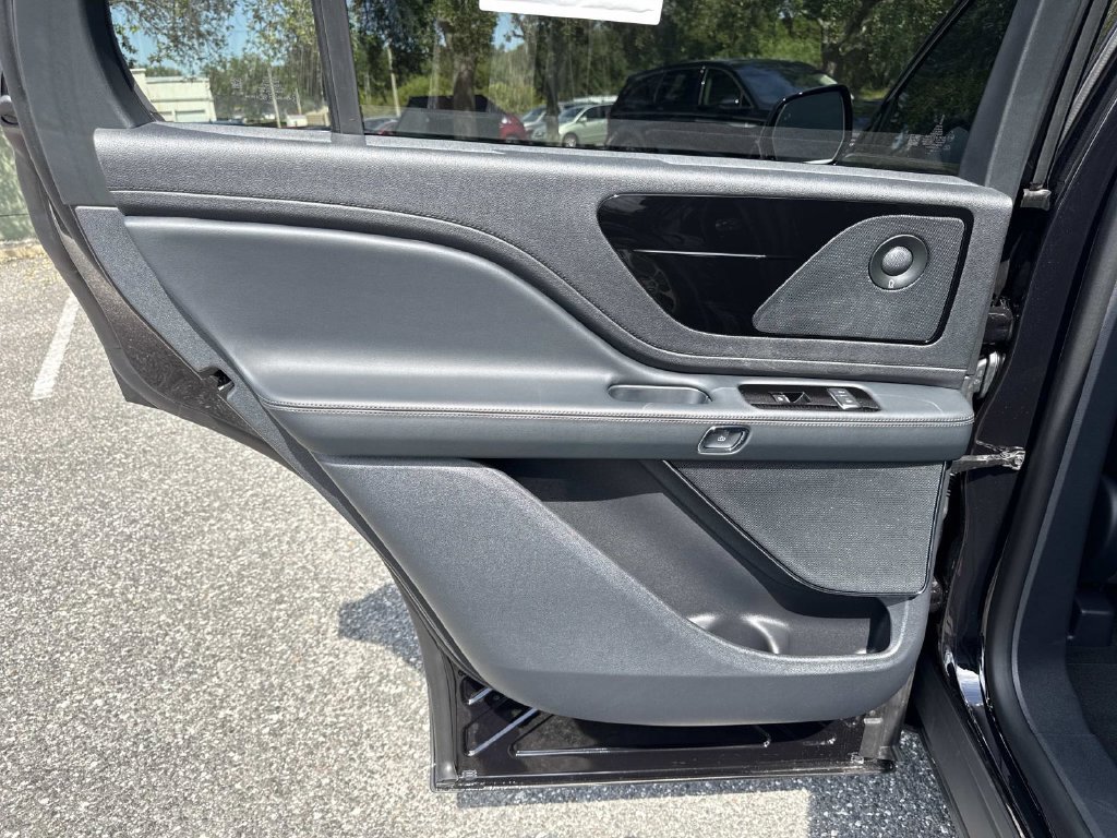 New 2027 Lincoln Aviator 2WD image 13