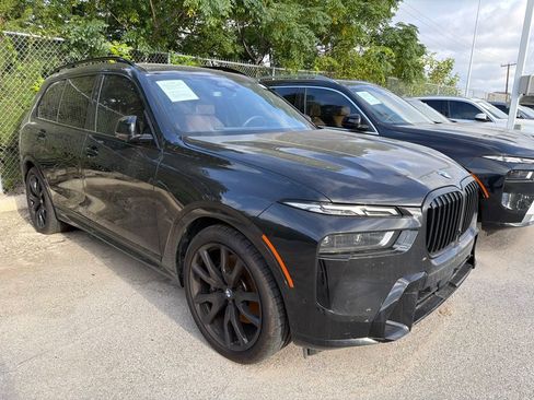 Used 2026 BMW X7 xDrive40i w/ Executive Package AWD/4WD image 4